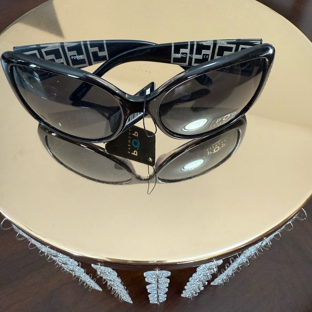 POP  Eyewear Geometric Sunglasses with Rhinestone Detail - Picture 2 of 2